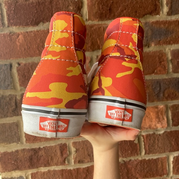 Sunset-camo hightop Vans- Size 8.5 - Picture 9 of 9